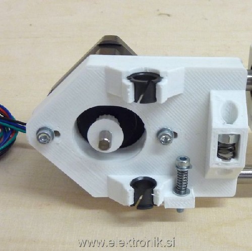 600px-RRPTricolourZadjusterassembly.JPG