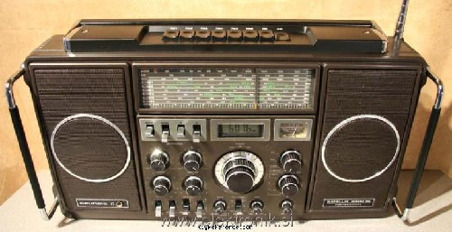 grundig-satellit-2400.jpg