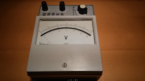 ISKRA BL0125 DC voltmeter.jpg